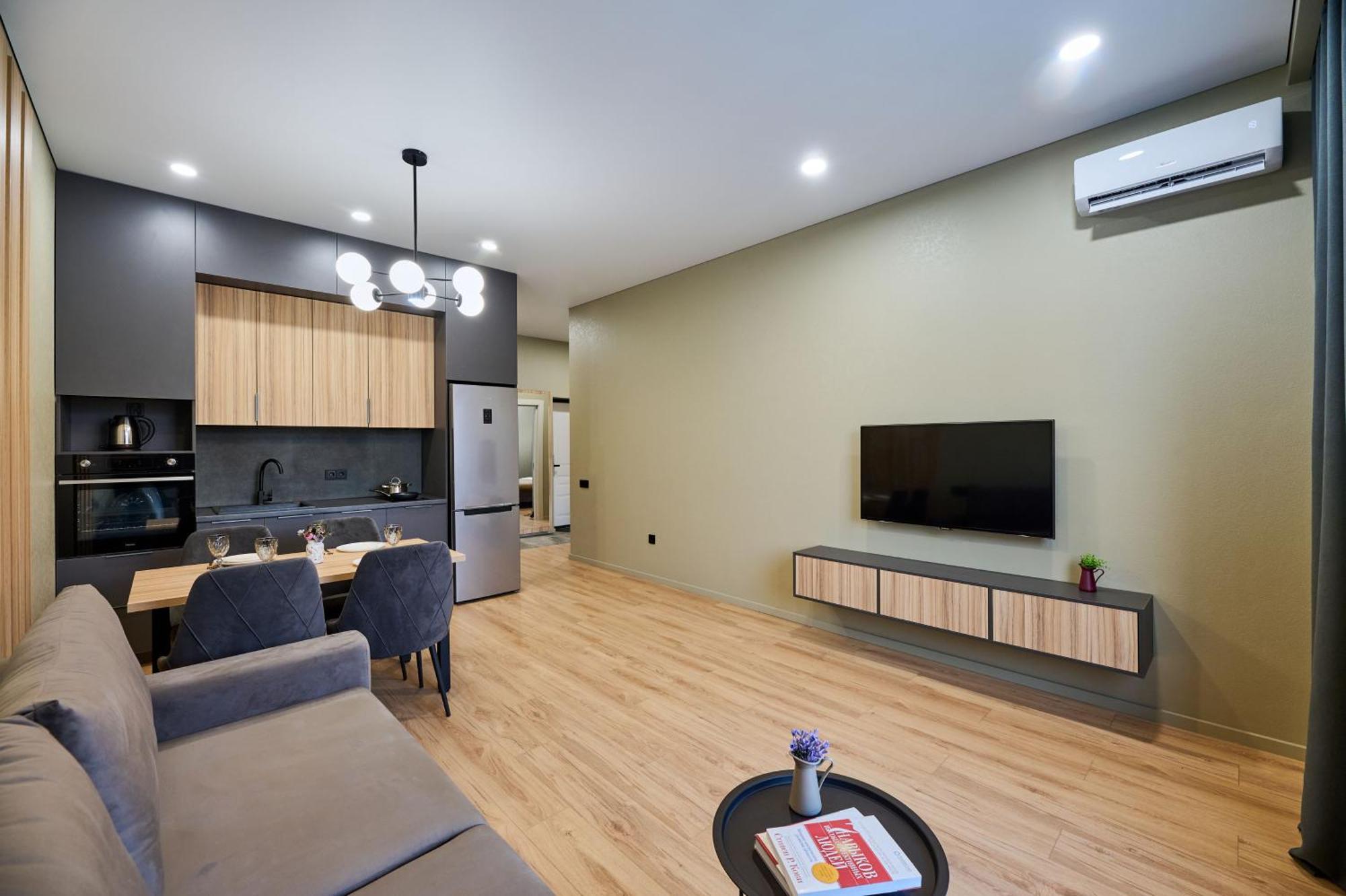Five Business-Class Rooms In R-House Near Mega Center 阿拉木图 外观 照片